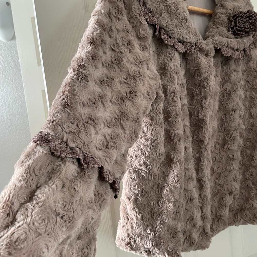 Softest fabric cardigan peter pan collar - Picture 5 of 11